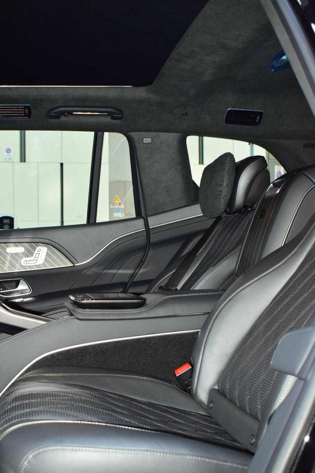 Mercedes GLS600 Maybach — photo 16